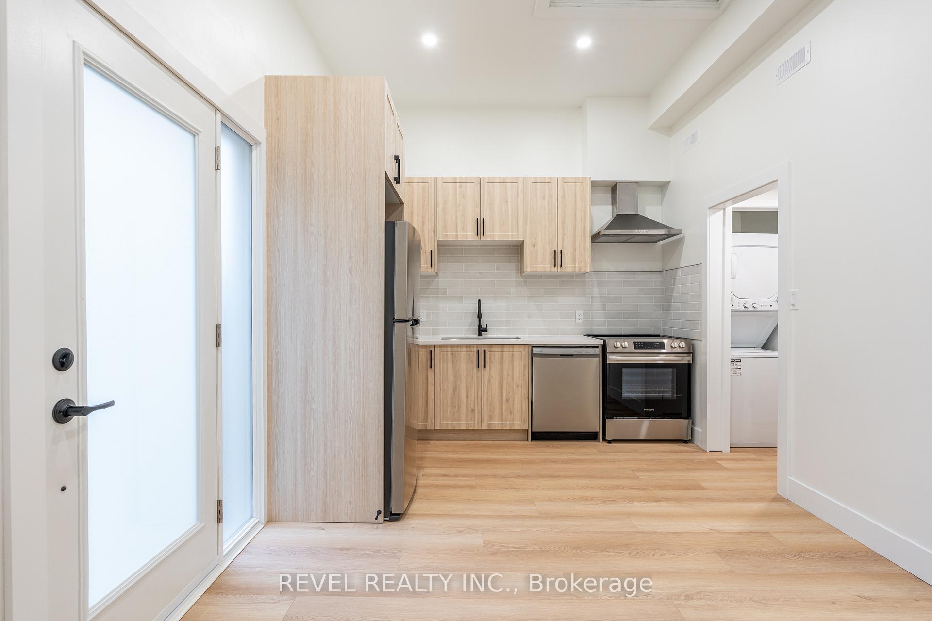 Photo 3 of Unit 3, 55 Stone Church Road E, Hamilton, Jerome — HOMEH
