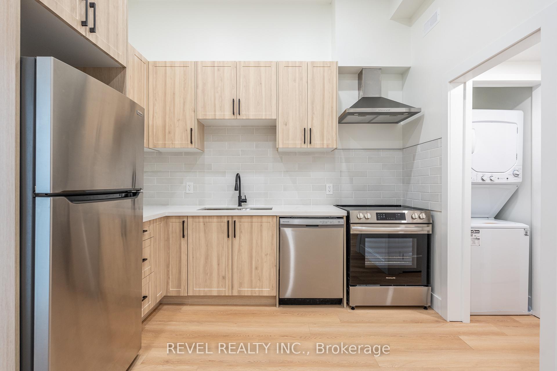 Photo 4 of Unit 3, 55 Stone Church Road E, Hamilton, Jerome — HOMEH