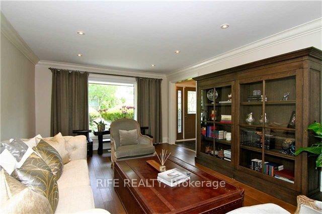 Photo 3 of 69 Fred Varley Drive, Markham, Unionville — HOMEH