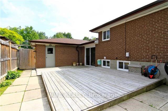 Photo 13 of 69 Fred Varley Drive, Markham, Unionville — HOMEH