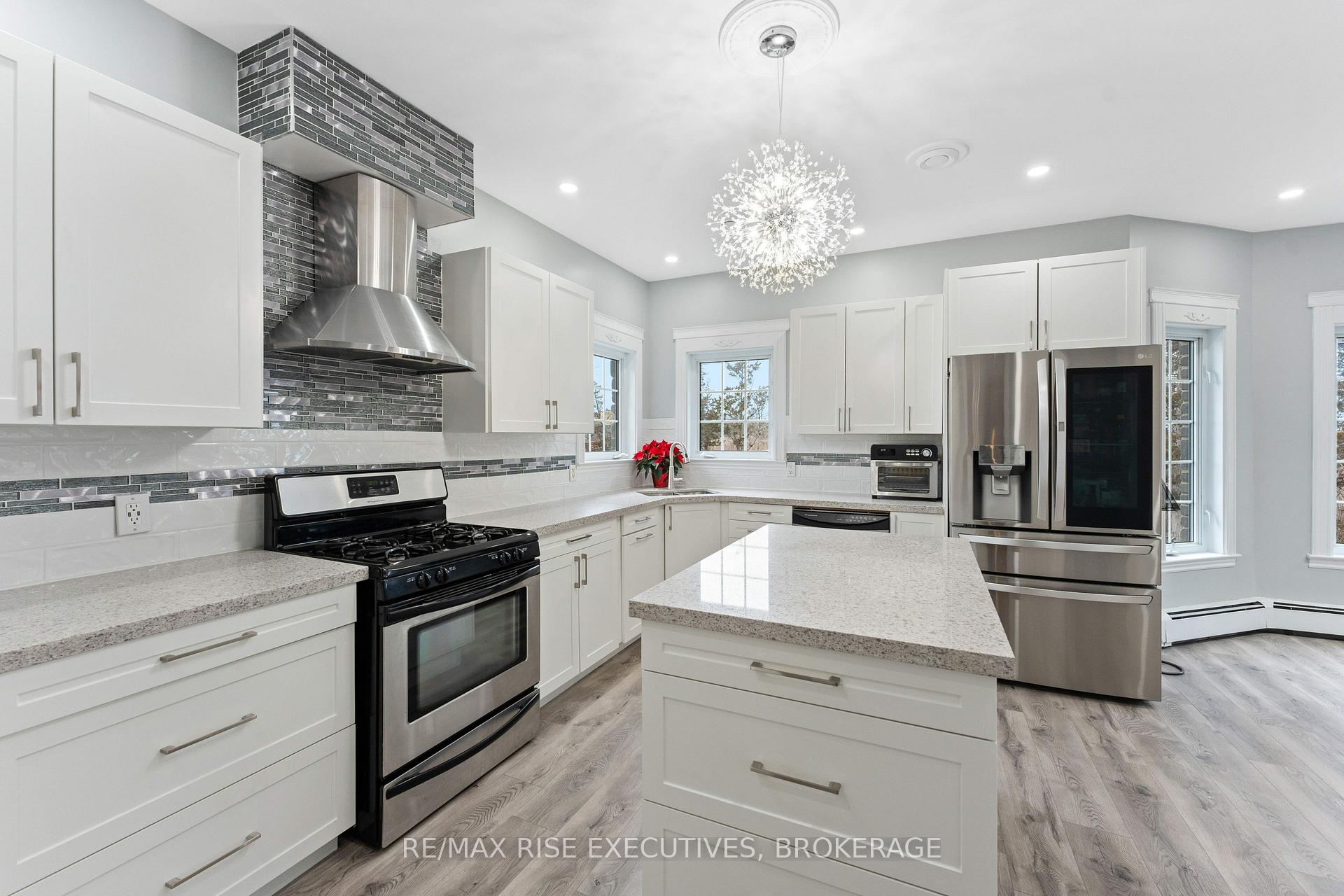 Photo 13 of 977 Sunnyside Road, Kingston, City North of 401 — HOMEH