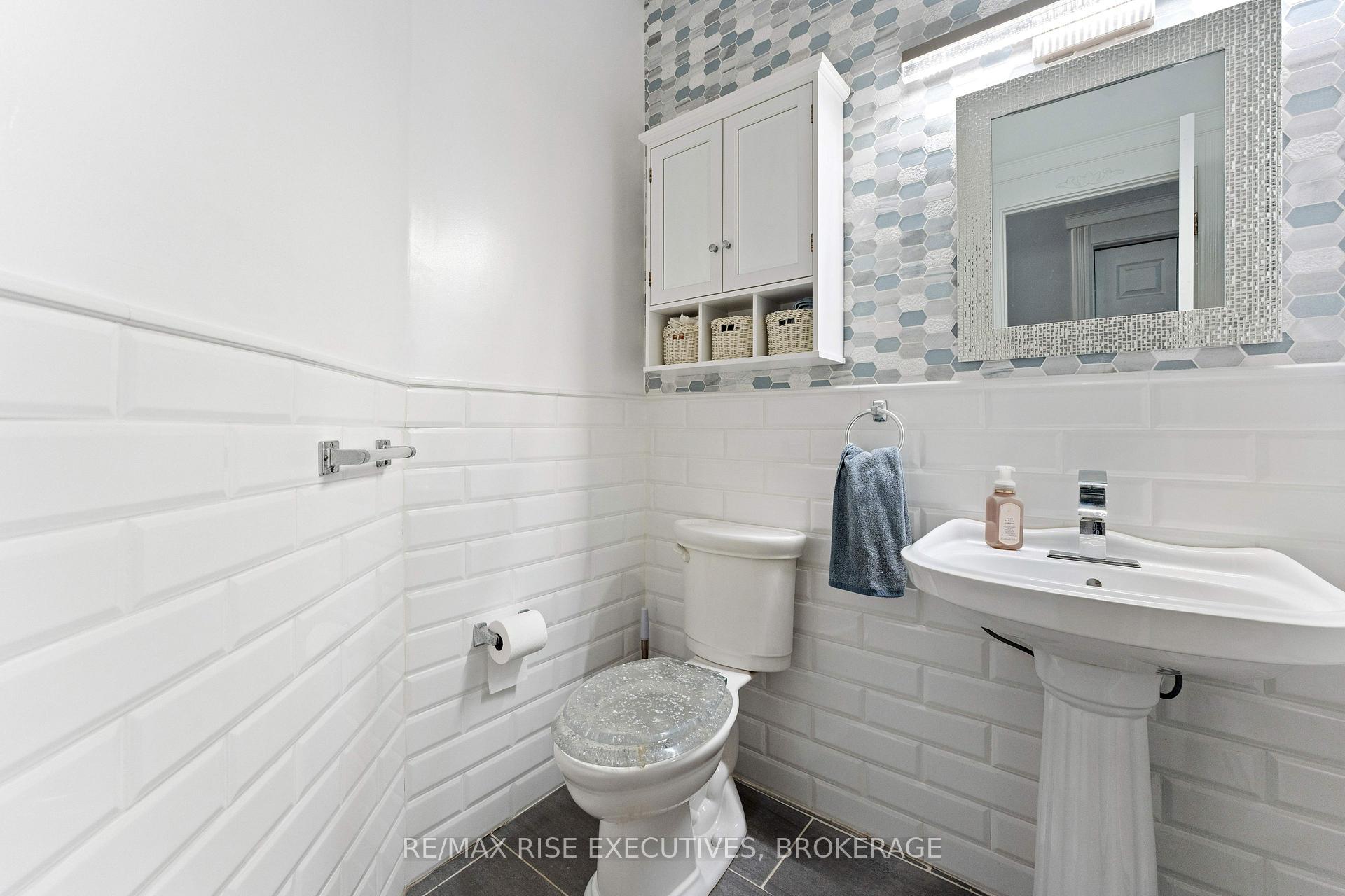 Photo 16 of 977 Sunnyside Road, Kingston, City North of 401 — HOMEH