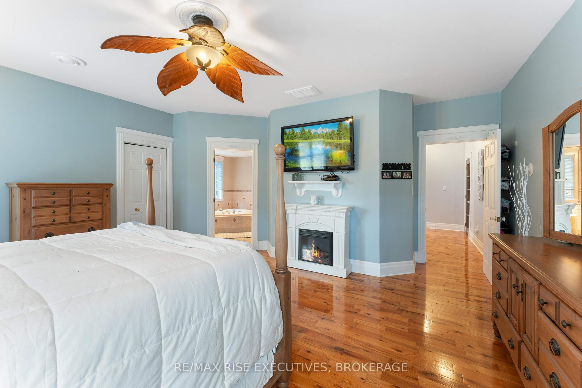 Photo 23 of 977 Sunnyside Road, Kingston, City North of 401 — HOMEH