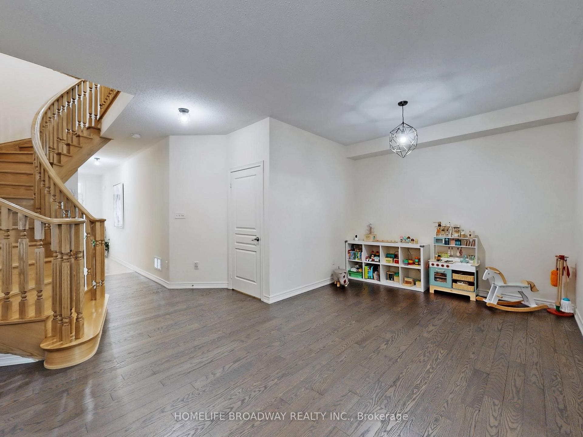 Photo 9 of 382 Wilfred Murison Avenue, Markham, Berczy — HOMEH