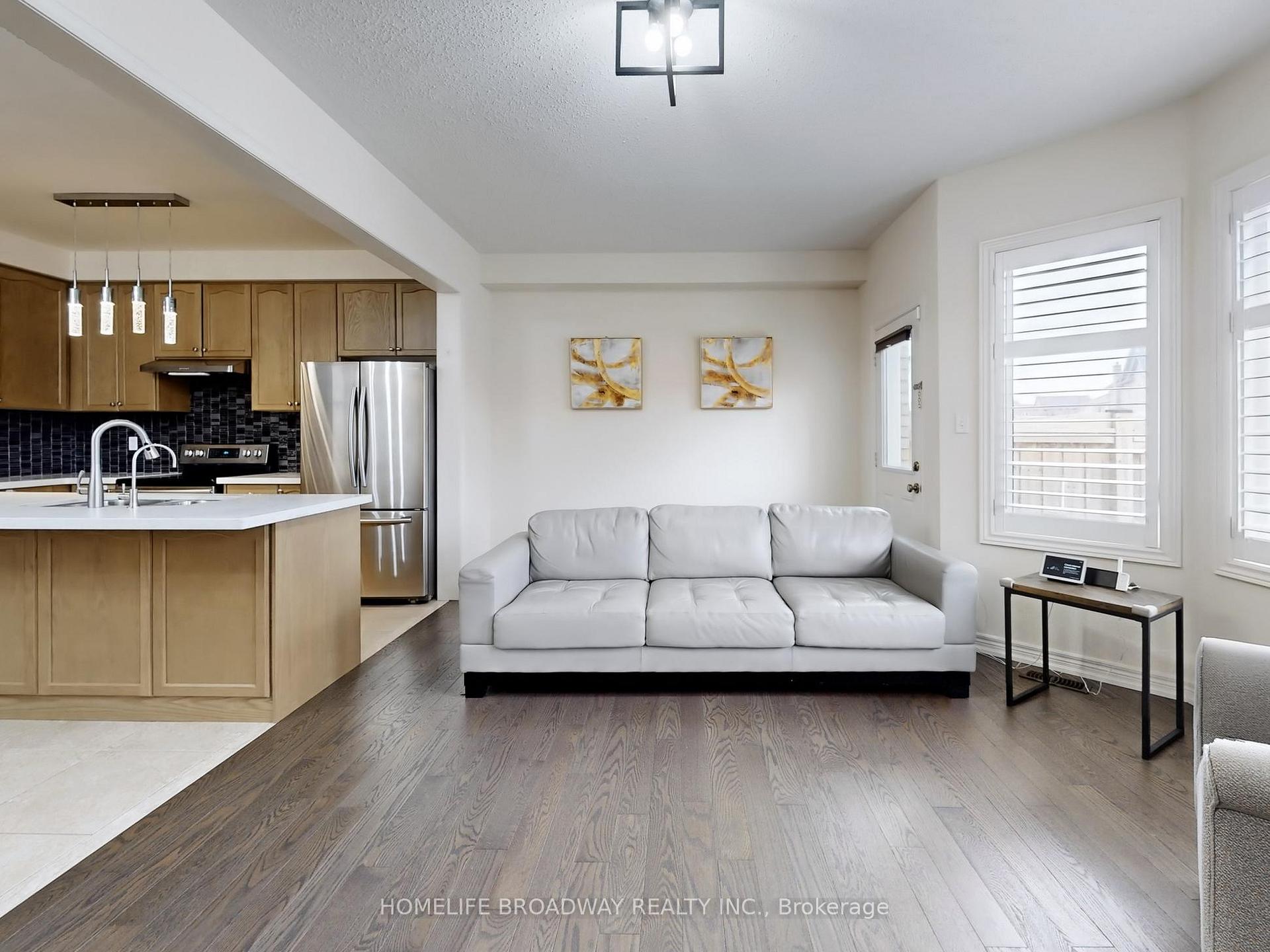 Photo 10 of 382 Wilfred Murison Avenue, Markham, Berczy — HOMEH