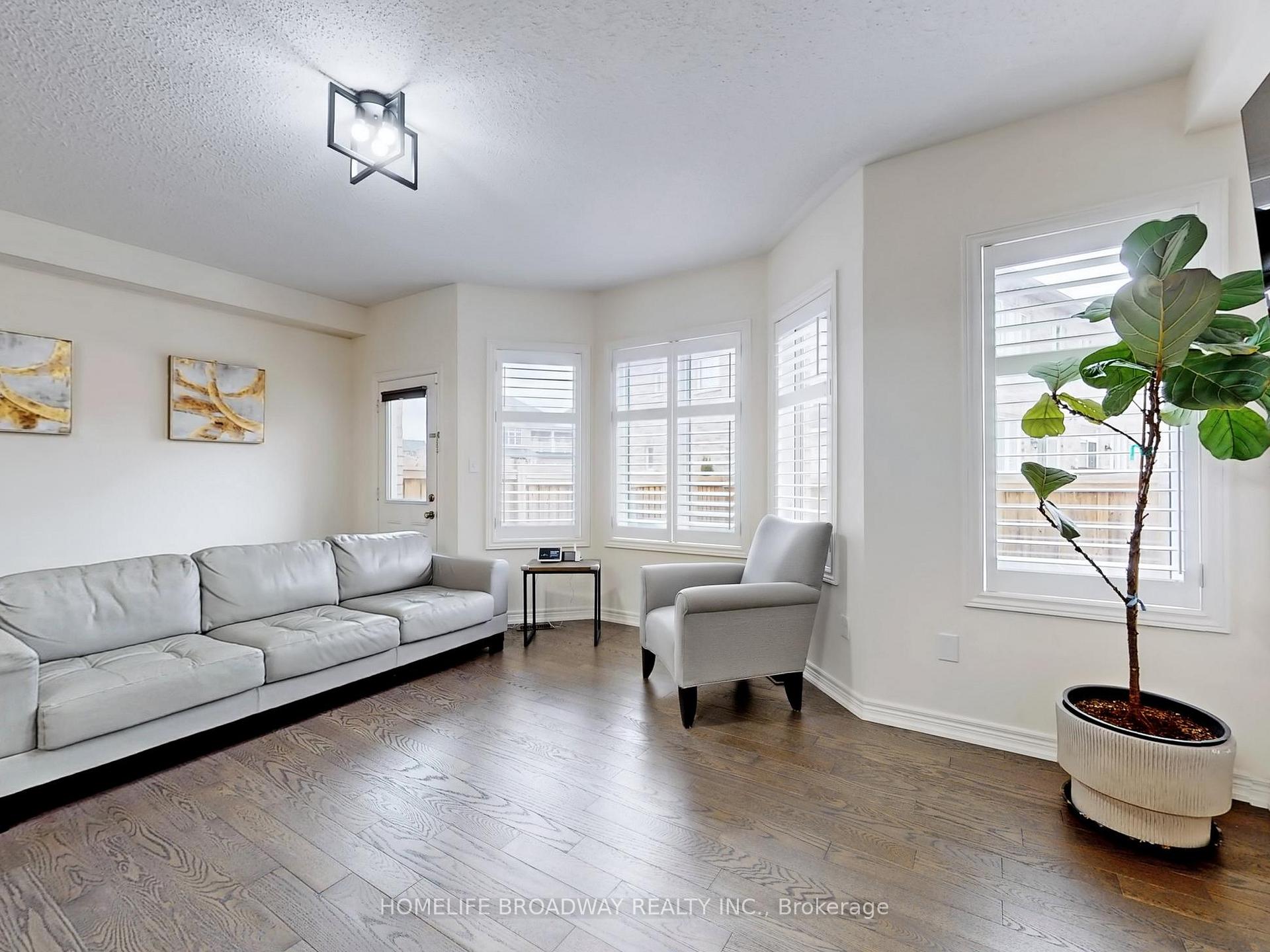 Photo 11 of 382 Wilfred Murison Avenue, Markham, Berczy — HOMEH