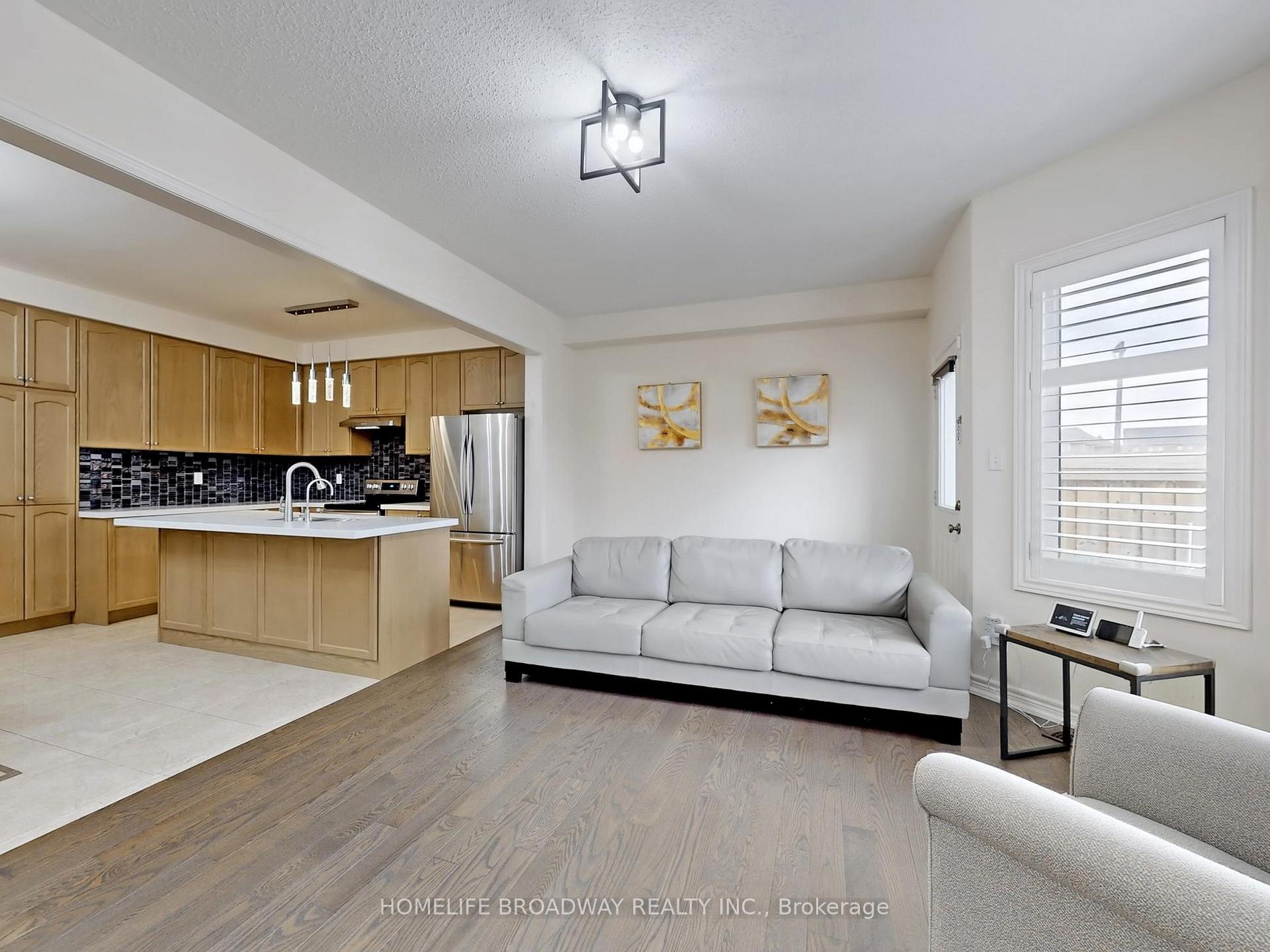 Photo 12 of 382 Wilfred Murison Avenue, Markham, Berczy — HOMEH