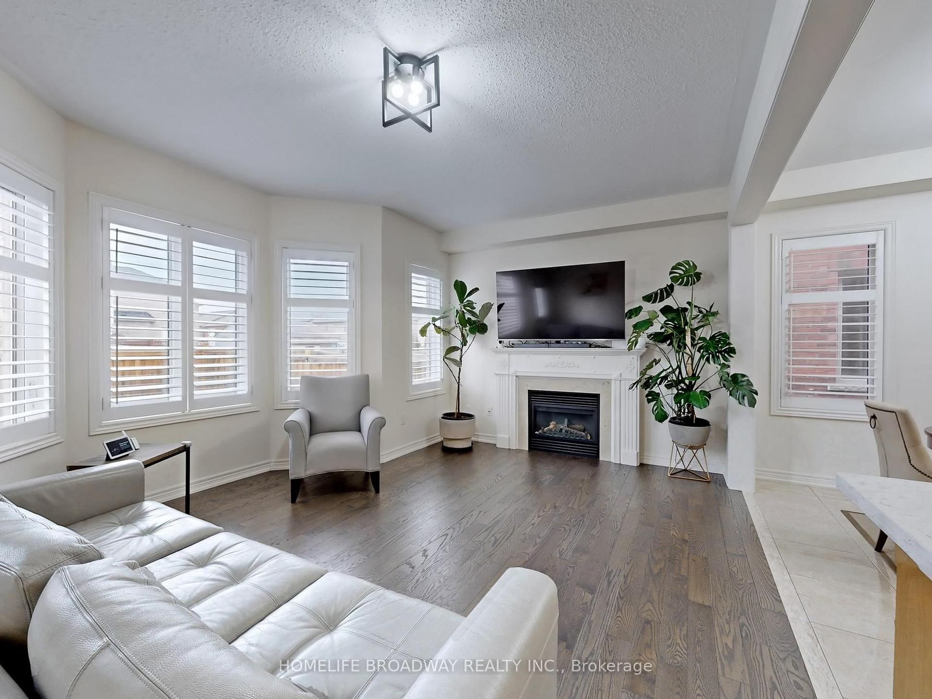 Photo 13 of 382 Wilfred Murison Avenue, Markham, Berczy — HOMEH