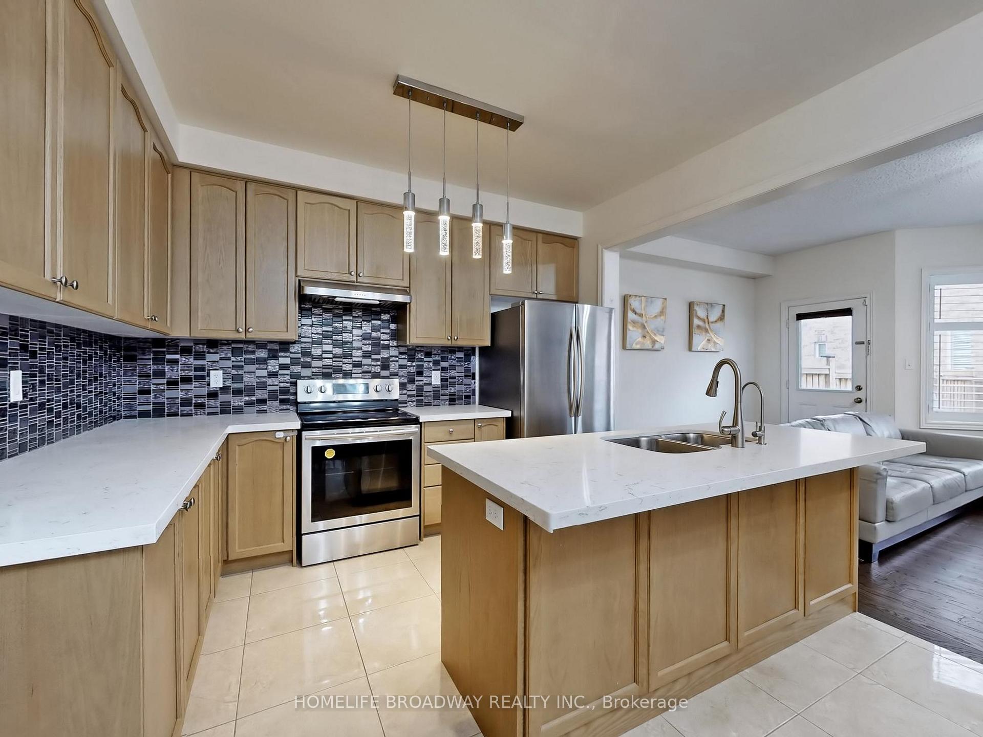 Photo 18 of 382 Wilfred Murison Avenue, Markham, Berczy — HOMEH