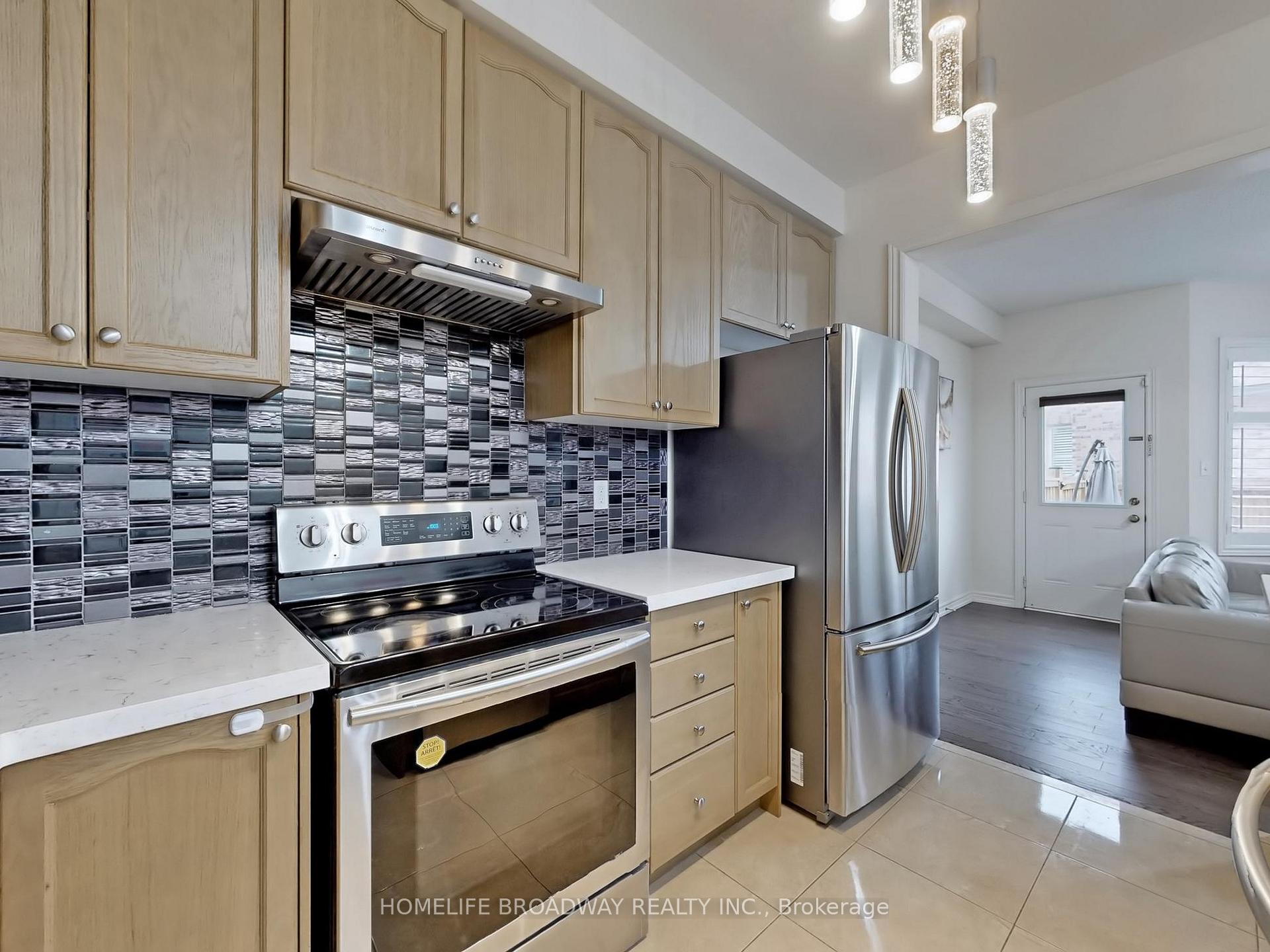 Photo 20 of 382 Wilfred Murison Avenue, Markham, Berczy — HOMEH