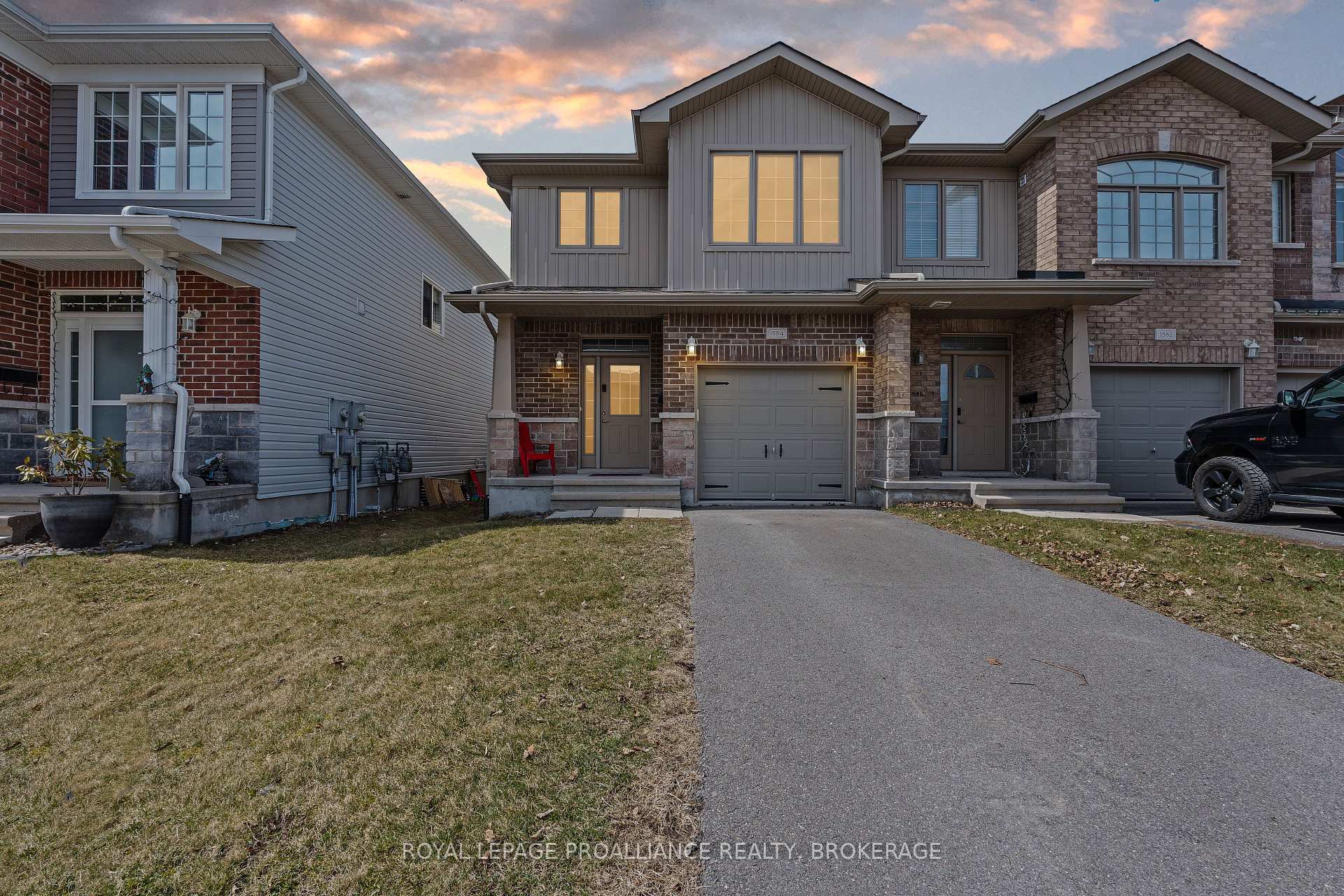 Front of 1584 Davenport Crescent