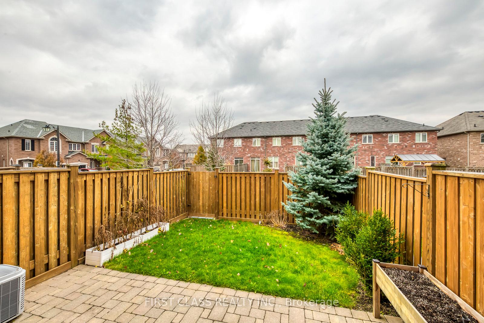 Photo 33 of Unit 39, 651 Farmstead Drive, Milton, Willmott — HOMEH