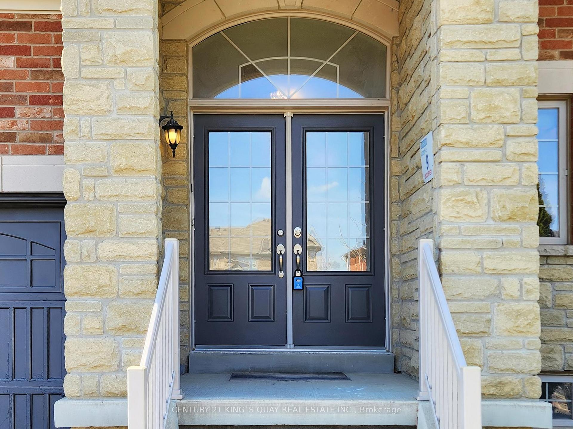 Photo 2 of 36 Vettese Court, Markham, Box Grove — HOMEH