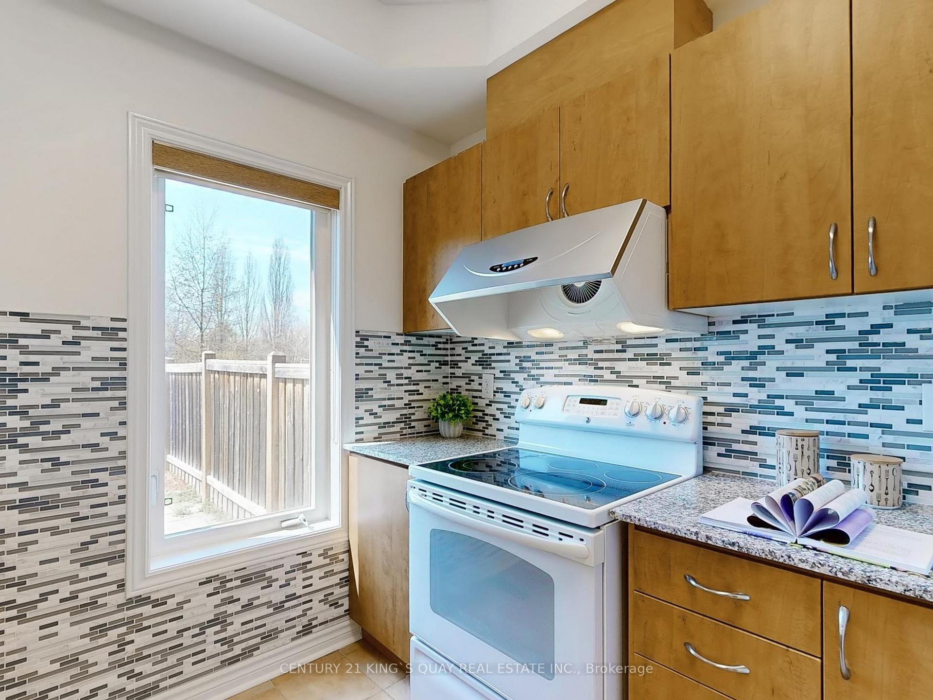 Photo 7 of 36 Vettese Court, Markham, Box Grove — HOMEH