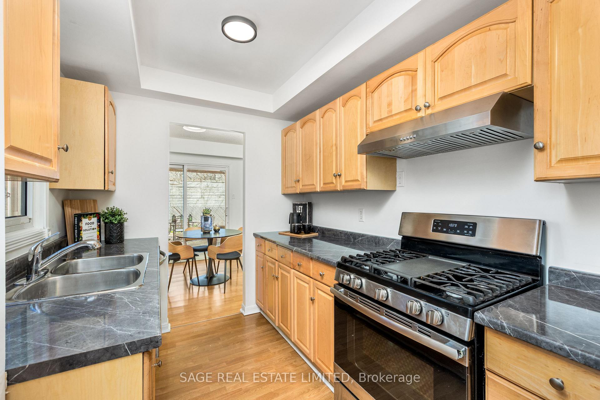 Photo 6 of 9 Reginald Crescent, Markham, Markham Village — HOMEH