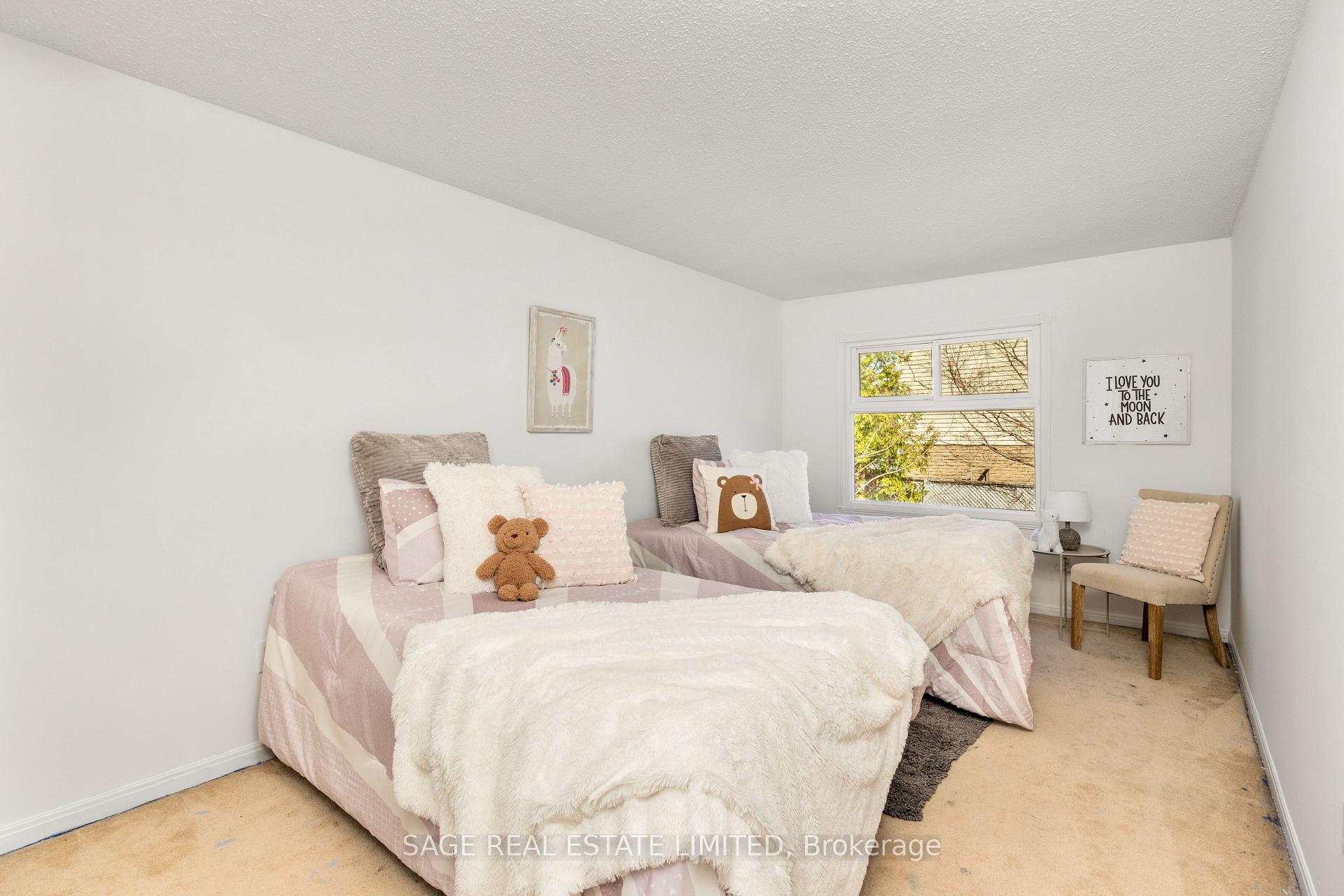 Photo 10 of 9 Reginald Crescent, Markham, Markham Village — HOMEH
