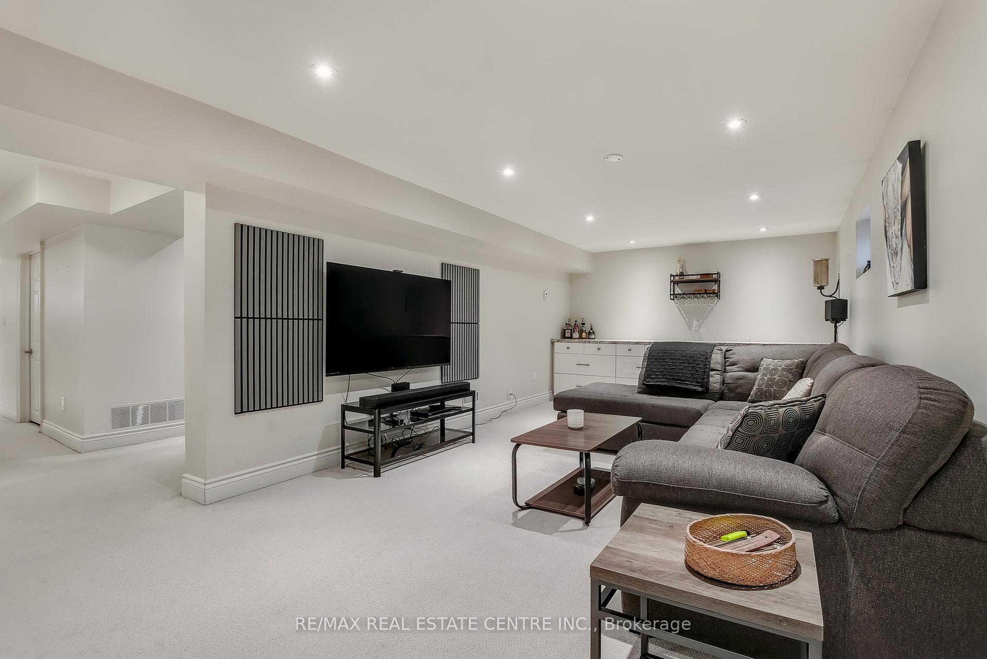 Photo 32 of 820 Hemlock Drive, Milton, Dorset Park — HOMEH