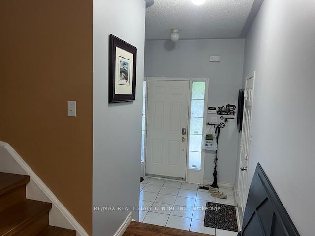Photo 4 of 1063 Laurier Avenue, Milton, Clarke — HOMEH