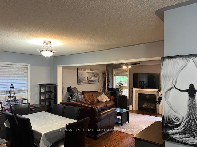 Photo 7 of 1063 Laurier Avenue, Milton, Clarke — HOMEH
