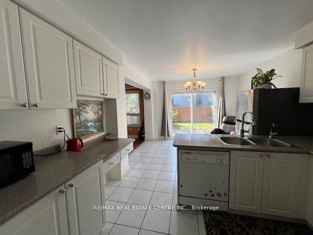 Photo 11 of 1063 Laurier Avenue, Milton, Clarke — HOMEH