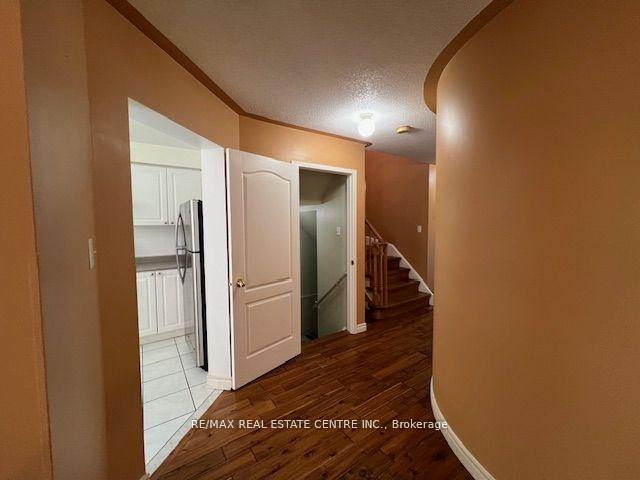 Photo 12 of 1063 Laurier Avenue, Milton, Clarke — HOMEH