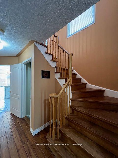 Photo 13 of 1063 Laurier Avenue, Milton, Clarke — HOMEH