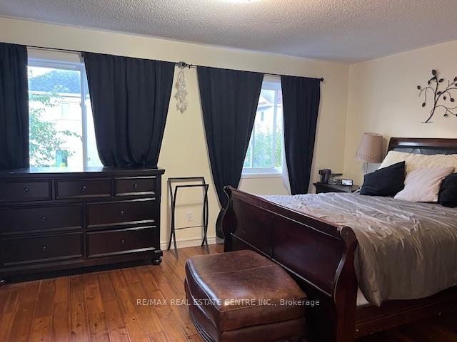 Photo 15 of 1063 Laurier Avenue, Milton, Clarke — HOMEH