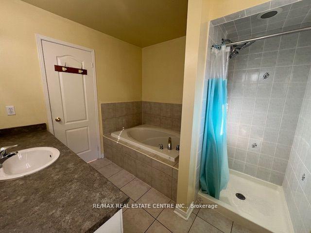 Photo 18 of 1063 Laurier Avenue, Milton, Clarke — HOMEH
