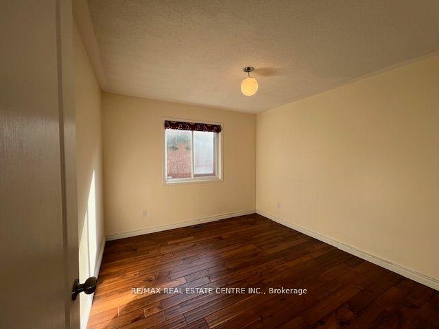 Photo 21 of 1063 Laurier Avenue, Milton, Clarke — HOMEH