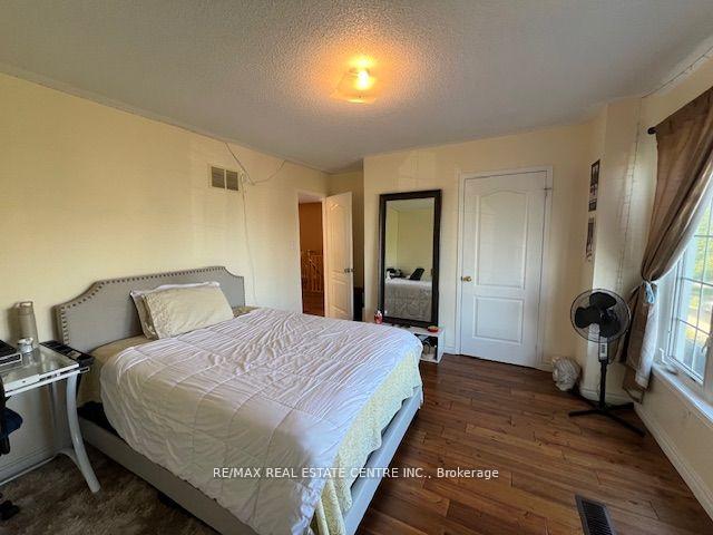 Photo 23 of 1063 Laurier Avenue, Milton, Clarke — HOMEH