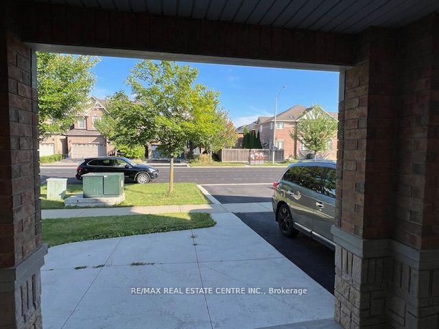 Photo 31 of 1063 Laurier Avenue, Milton, Clarke — HOMEH