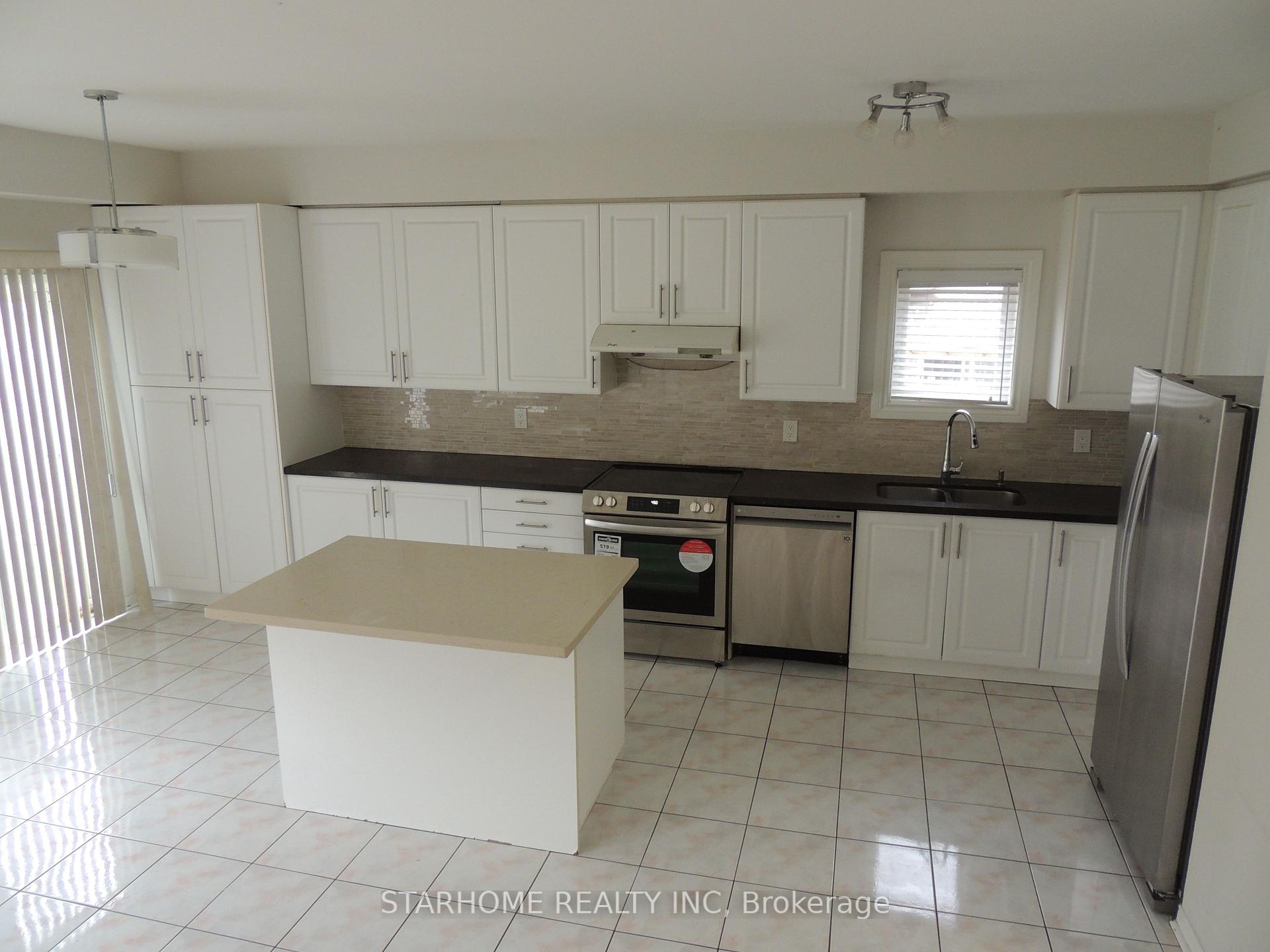 Photo 6 of 32 Hunters Corners, Markham, Berczy — HOMEH
