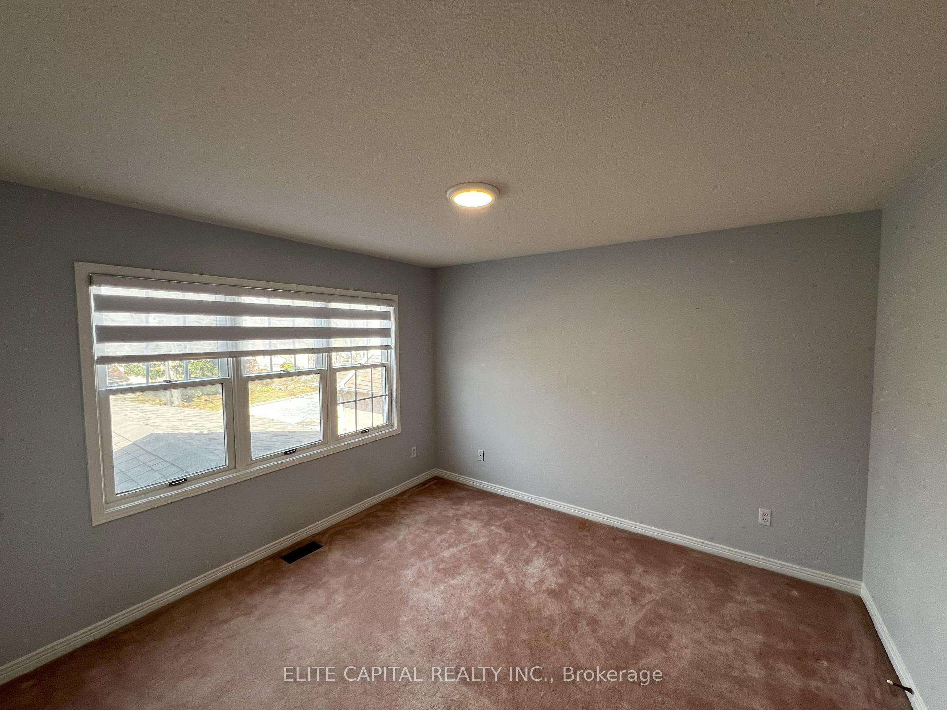 Photo 8 of 95 Paddock Lane, Markham, Markville — HOMEH