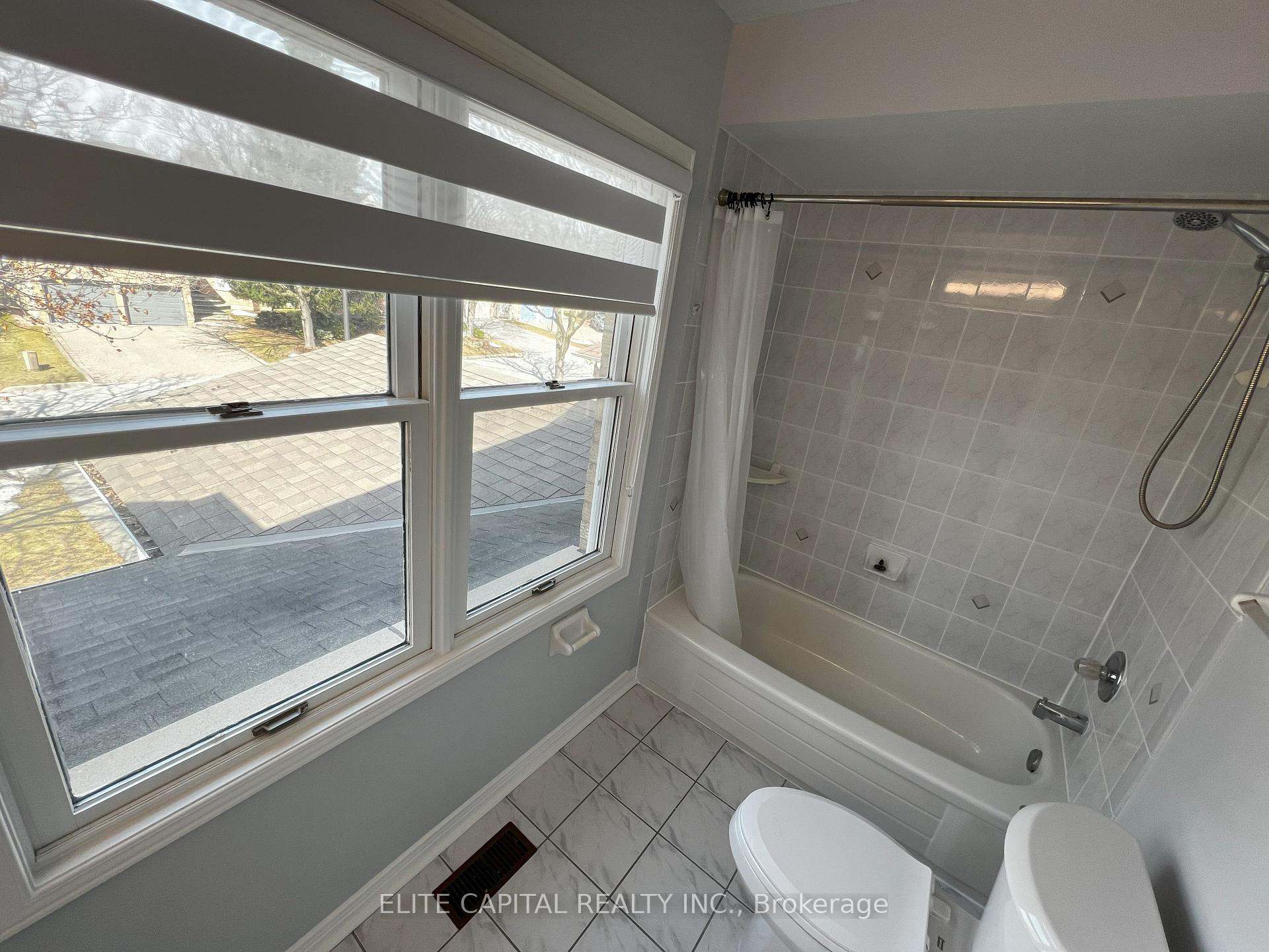 Photo 15 of 95 Paddock Lane, Markham, Markville — HOMEH