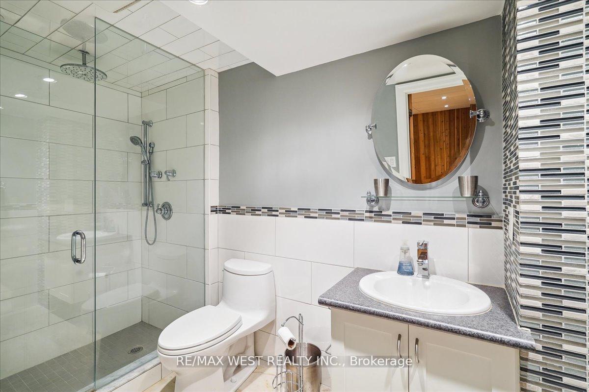 Photo 8 of 32 Delancey Crescent, Markham, Markville — HOMEH