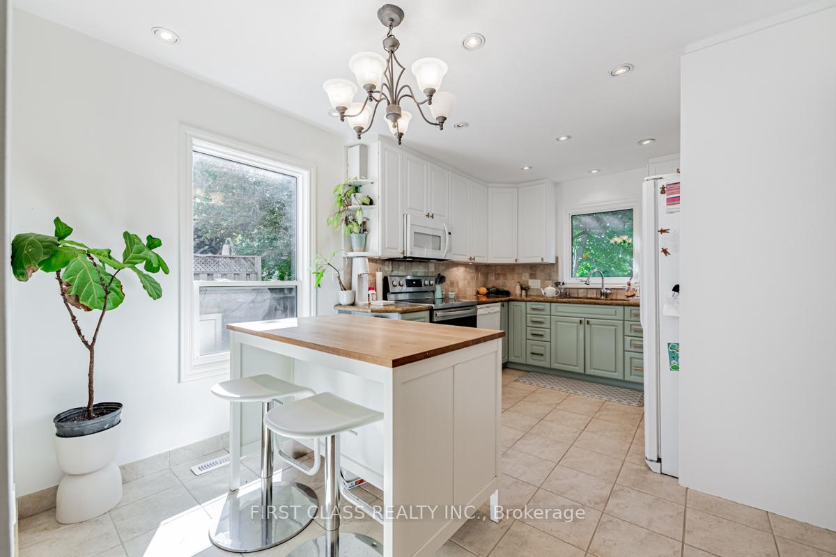 Photo 11 of 74 Innisbrook Crescent, Markham, Aileen-Willowbrook — HOMEH