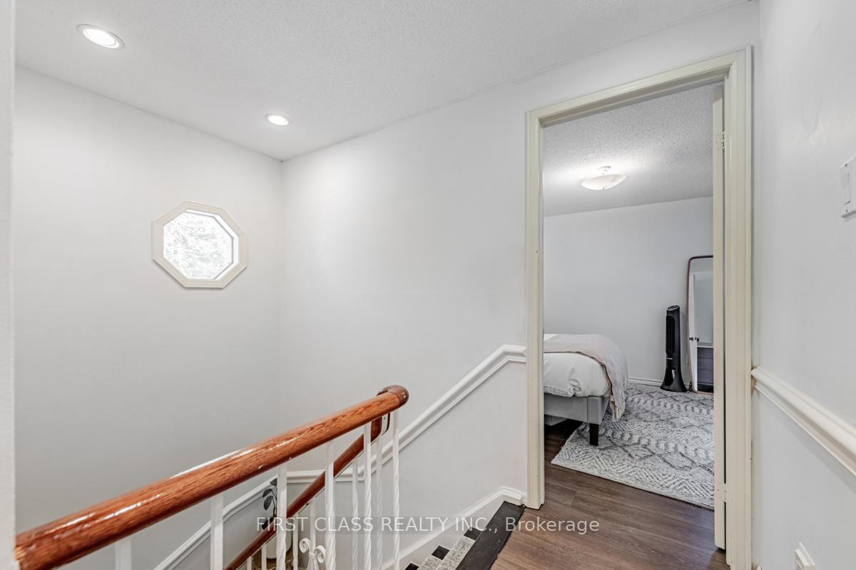 Photo 15 of 74 Innisbrook Crescent, Markham, Aileen-Willowbrook — HOMEH