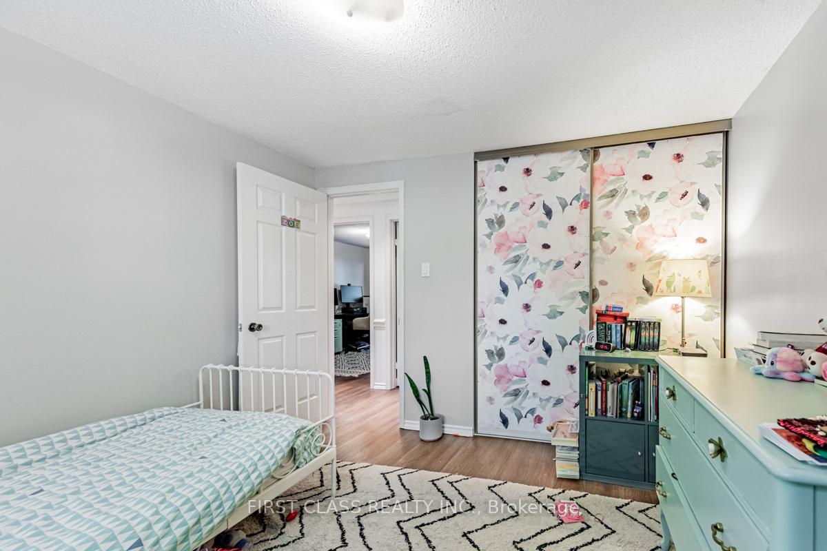 Photo 18 of 74 Innisbrook Crescent, Markham, Aileen-Willowbrook — HOMEH