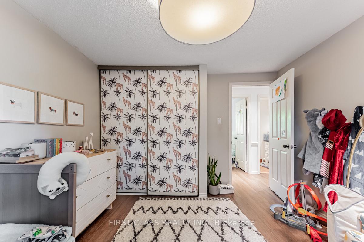 Photo 21 of 74 Innisbrook Crescent, Markham, Aileen-Willowbrook — HOMEH