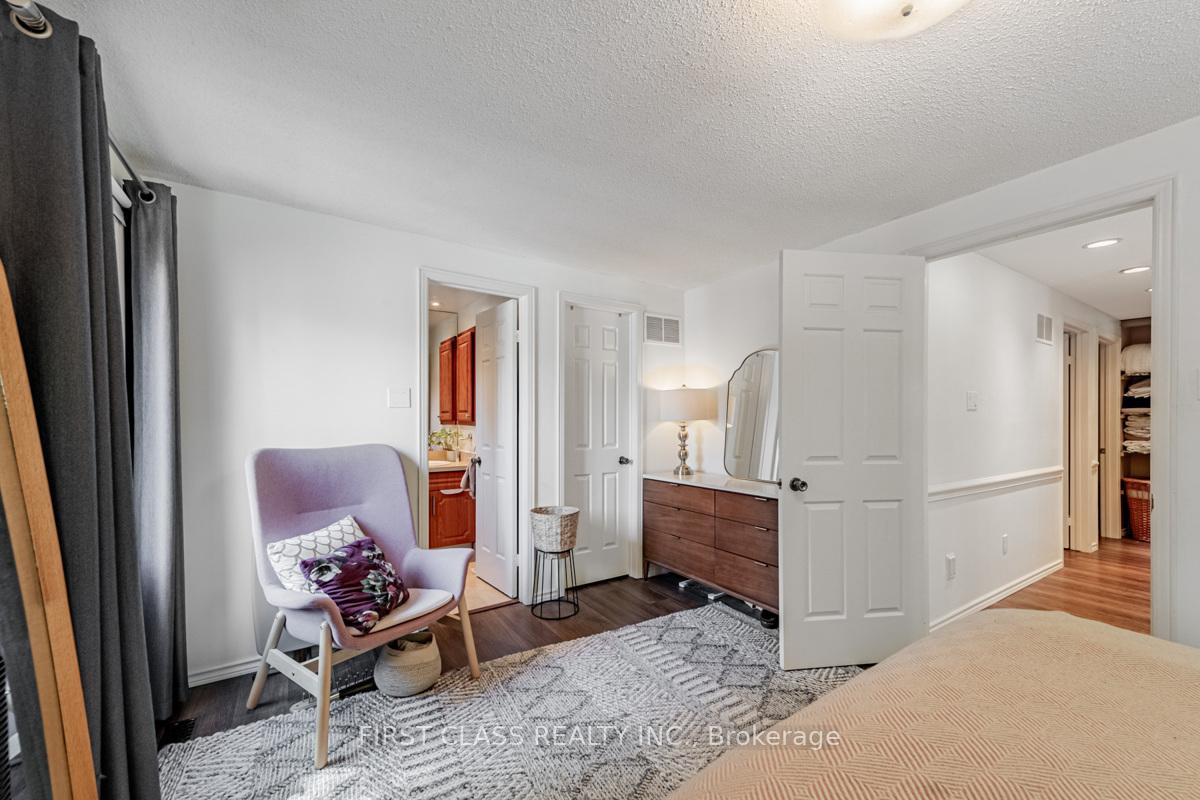 Photo 23 of 74 Innisbrook Crescent, Markham, Aileen-Willowbrook — HOMEH