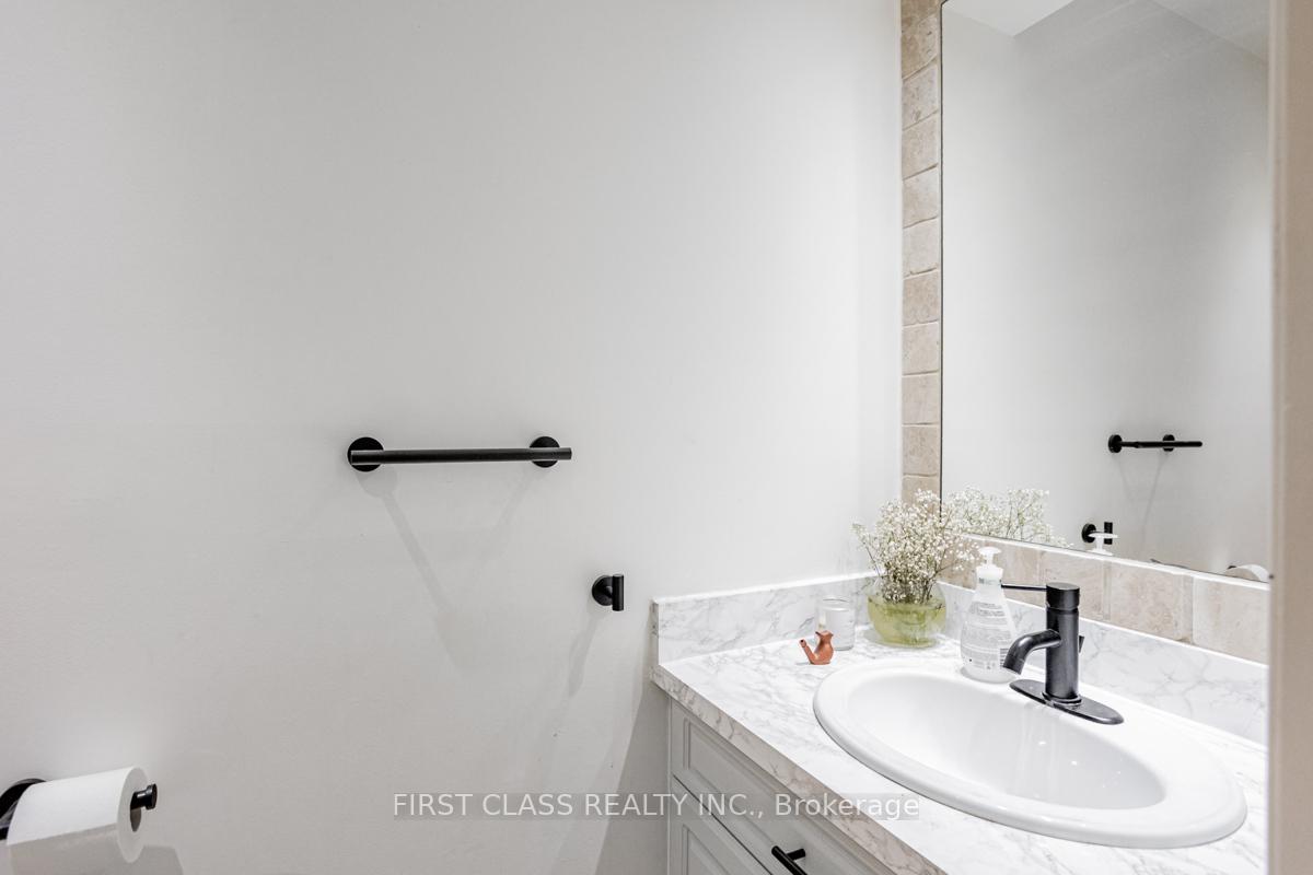 Photo 27 of 74 Innisbrook Crescent, Markham, Aileen-Willowbrook — HOMEH