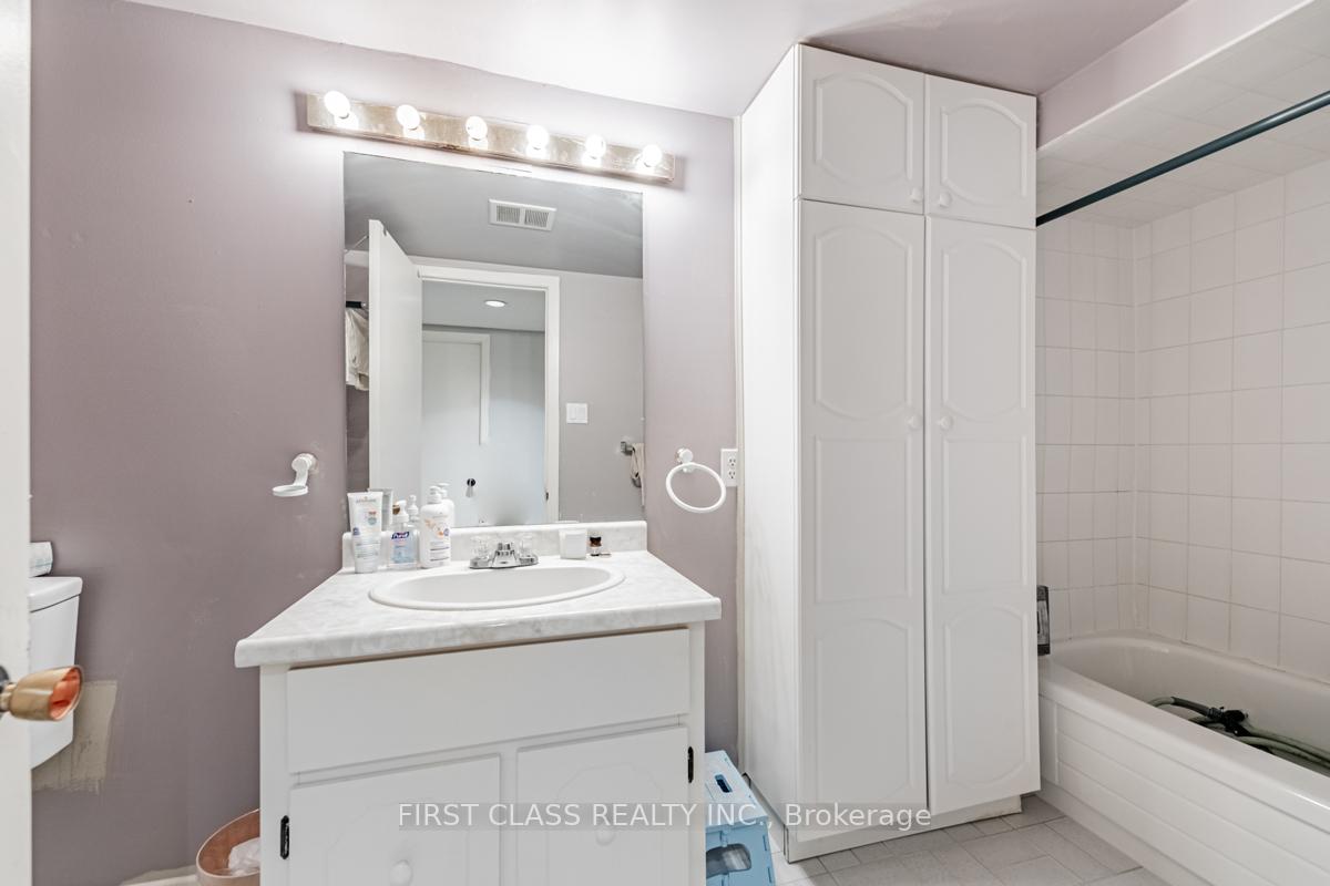 Photo 31 of 74 Innisbrook Crescent, Markham, Aileen-Willowbrook — HOMEH