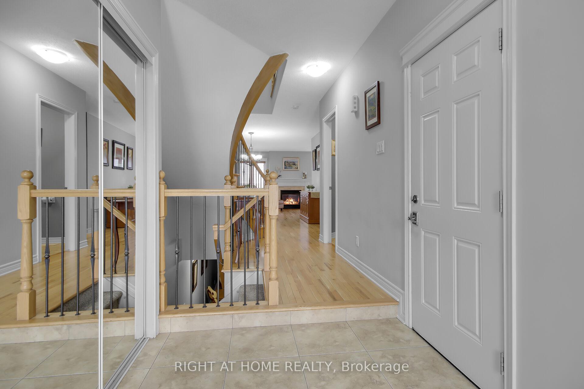 Photo 3 of 1038 Marconi Avenue, Ottawa, Kanata - Morgan's Grant/South March — HOMEH