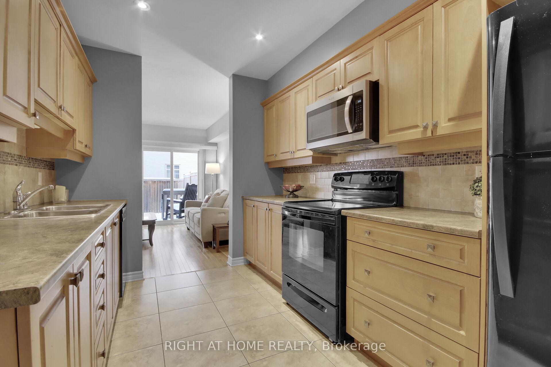 Photo 13 of 1038 Marconi Avenue, Ottawa, Kanata - Morgan's Grant/South March — HOMEH
