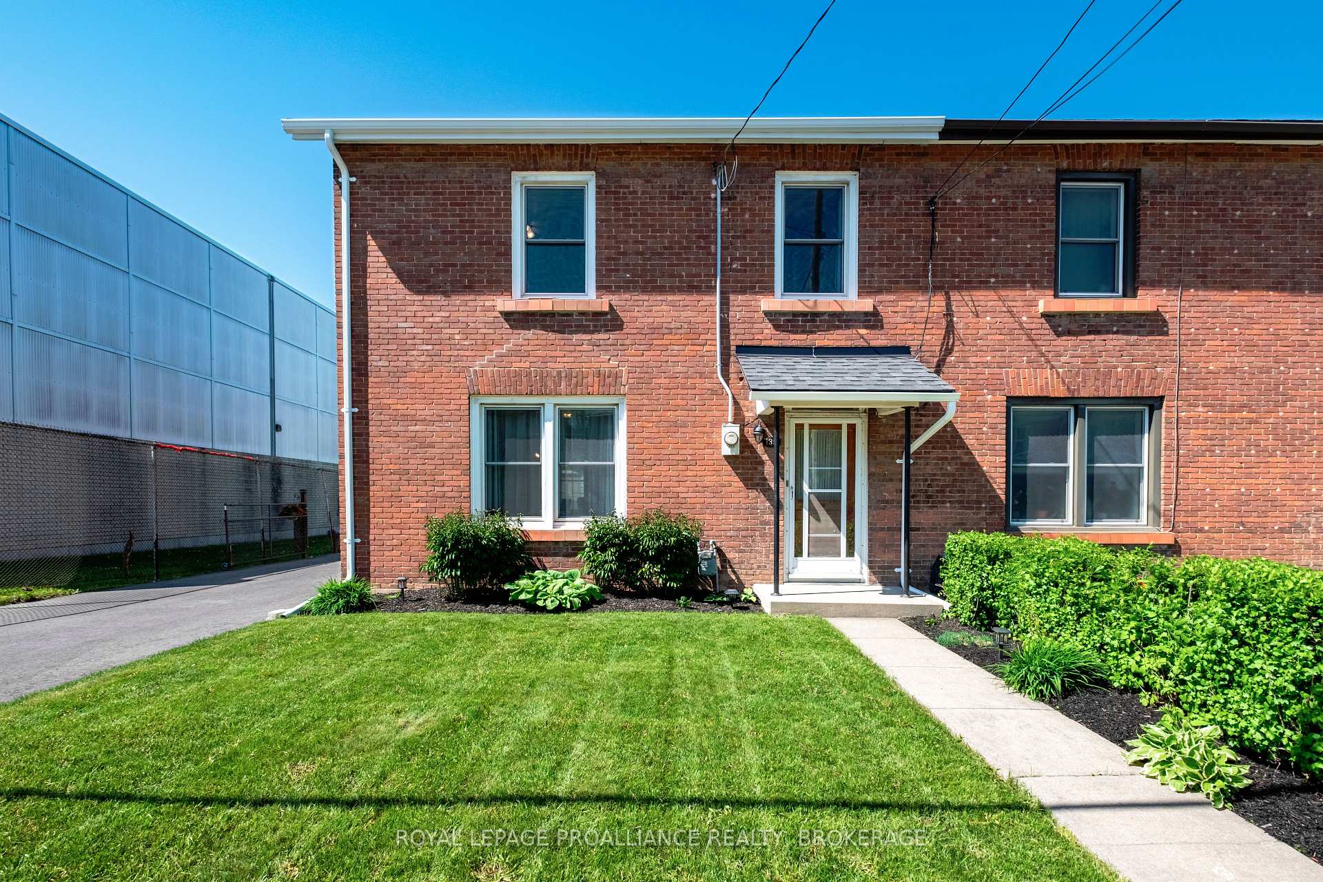 Front of 139 Stephen Street