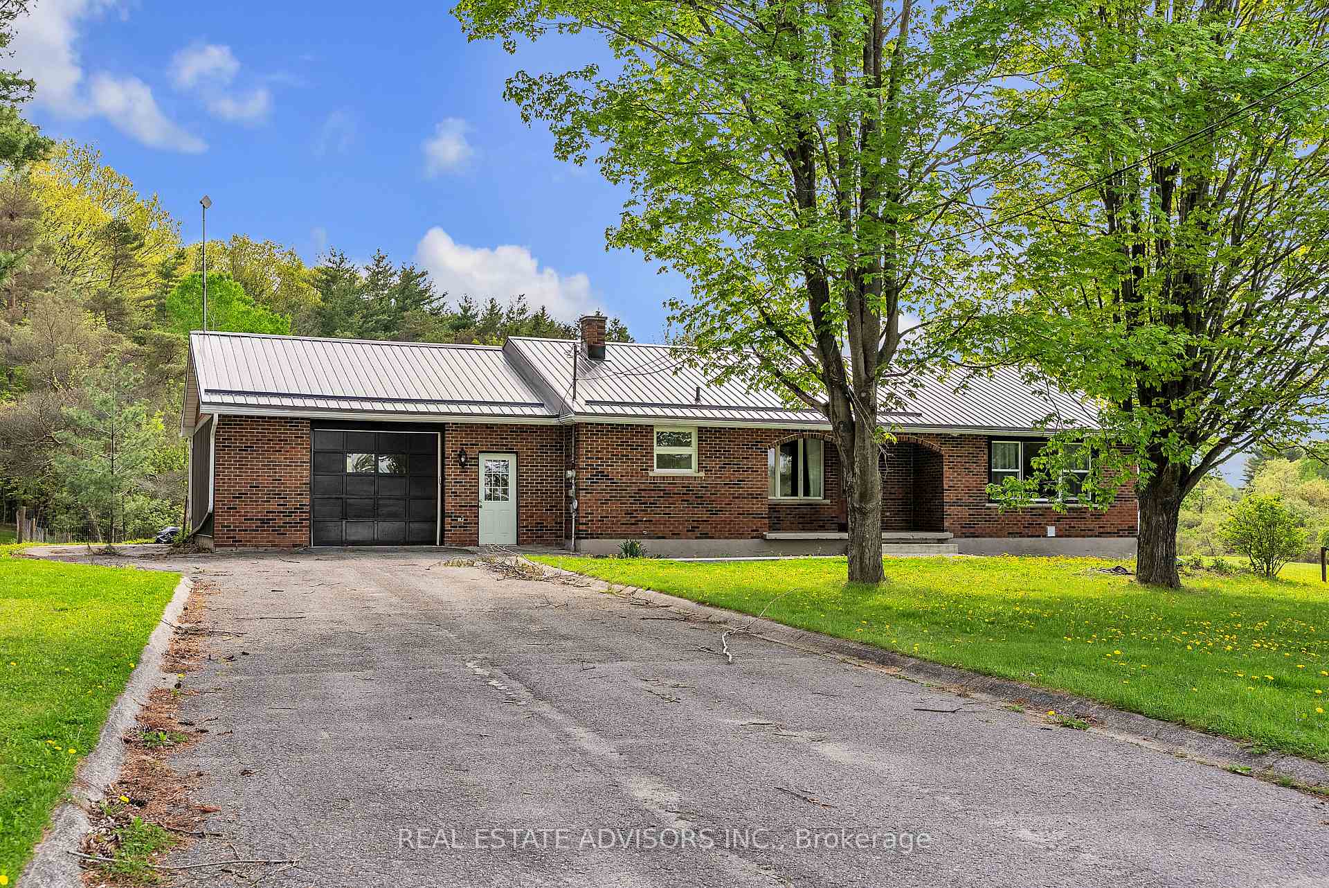 Front of 1633 Station Road