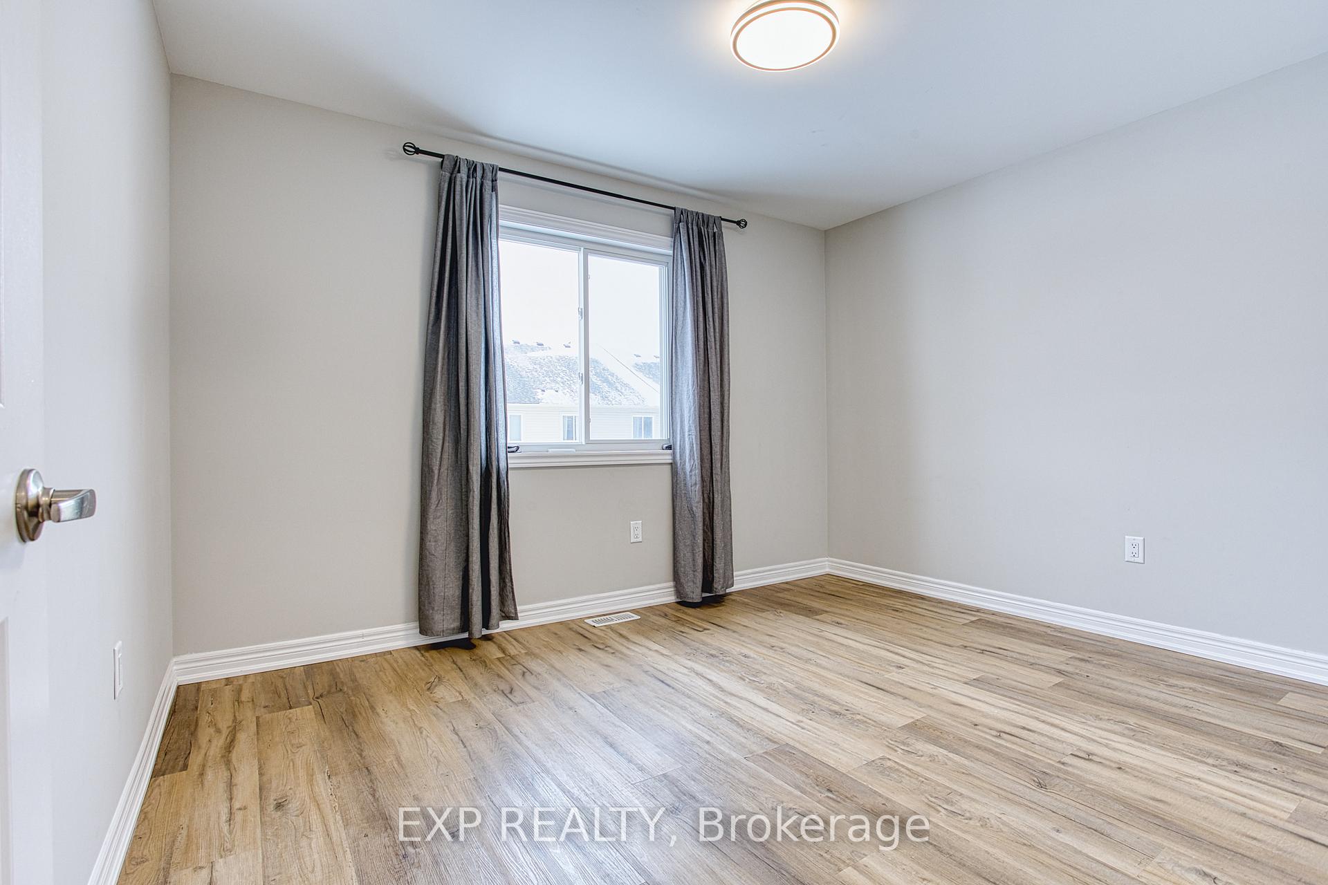 Photo 17 of 110 Pinot Crescent, Hamilton, Fruitland — HOMEH