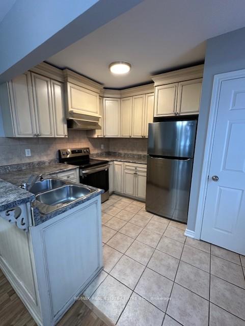 Photo 20 of 94 Munn Street, Hamilton, Raleigh — HOMEH