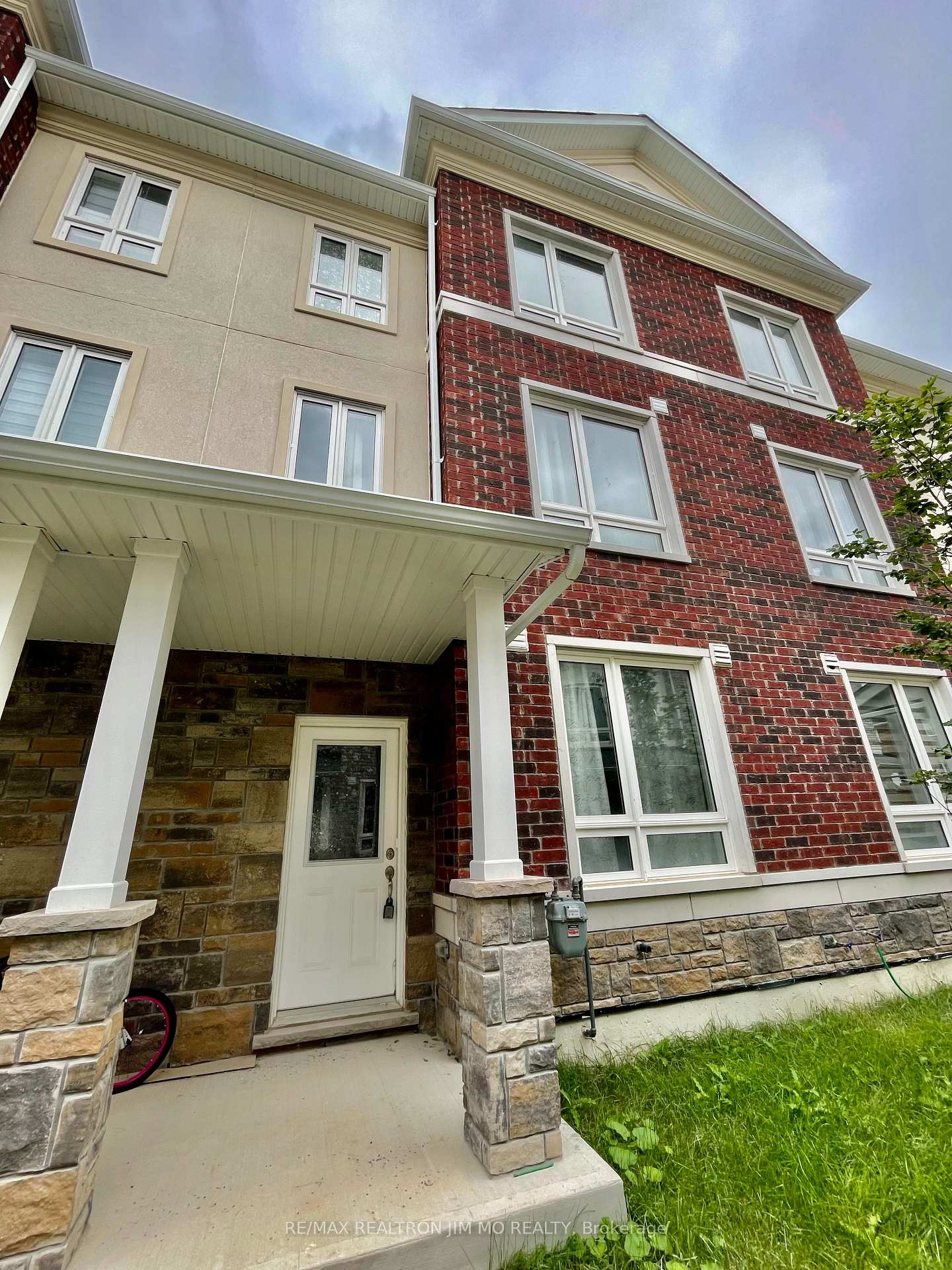 Photo 1 of 26 Imperial College Lane, Markham, Wismer — HOMEH
