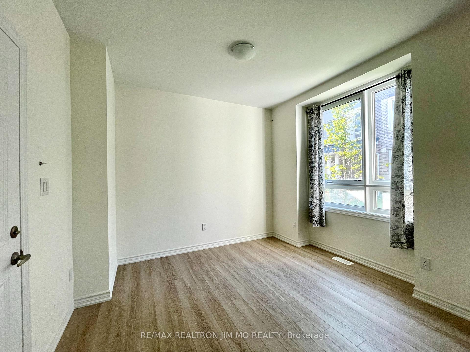 Photo 3 of 26 Imperial College Lane, Markham, Wismer — HOMEH